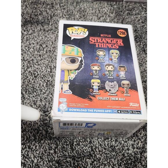 STRANGER THINGS POP! MIKE WITH SUNGLASSES #1298 #A15 - Picture 6 of 7